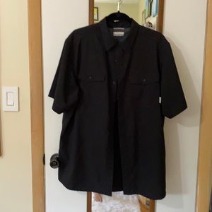 Columbia Men’s shirt black short sleeve Sz. L